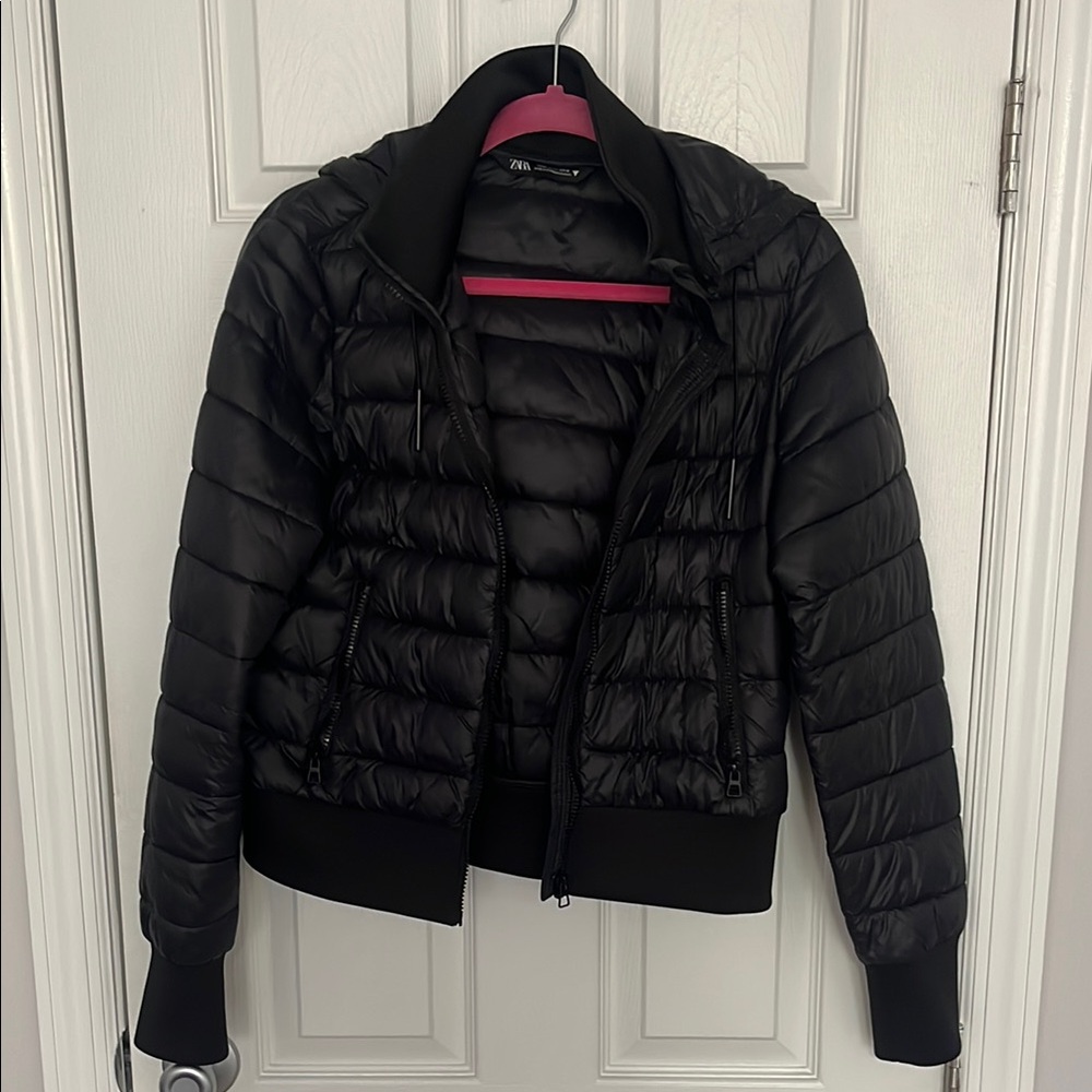 Women's Black Puffer Jacket Zara size medium